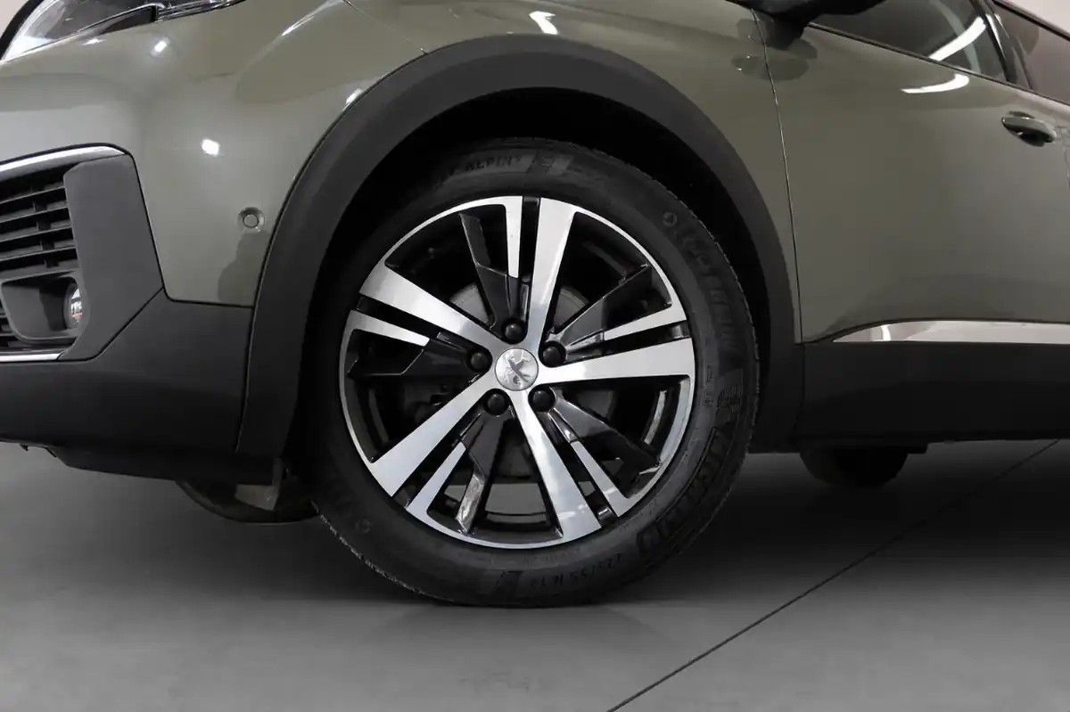 peugeot-5008-2018-gasolina-1199cc