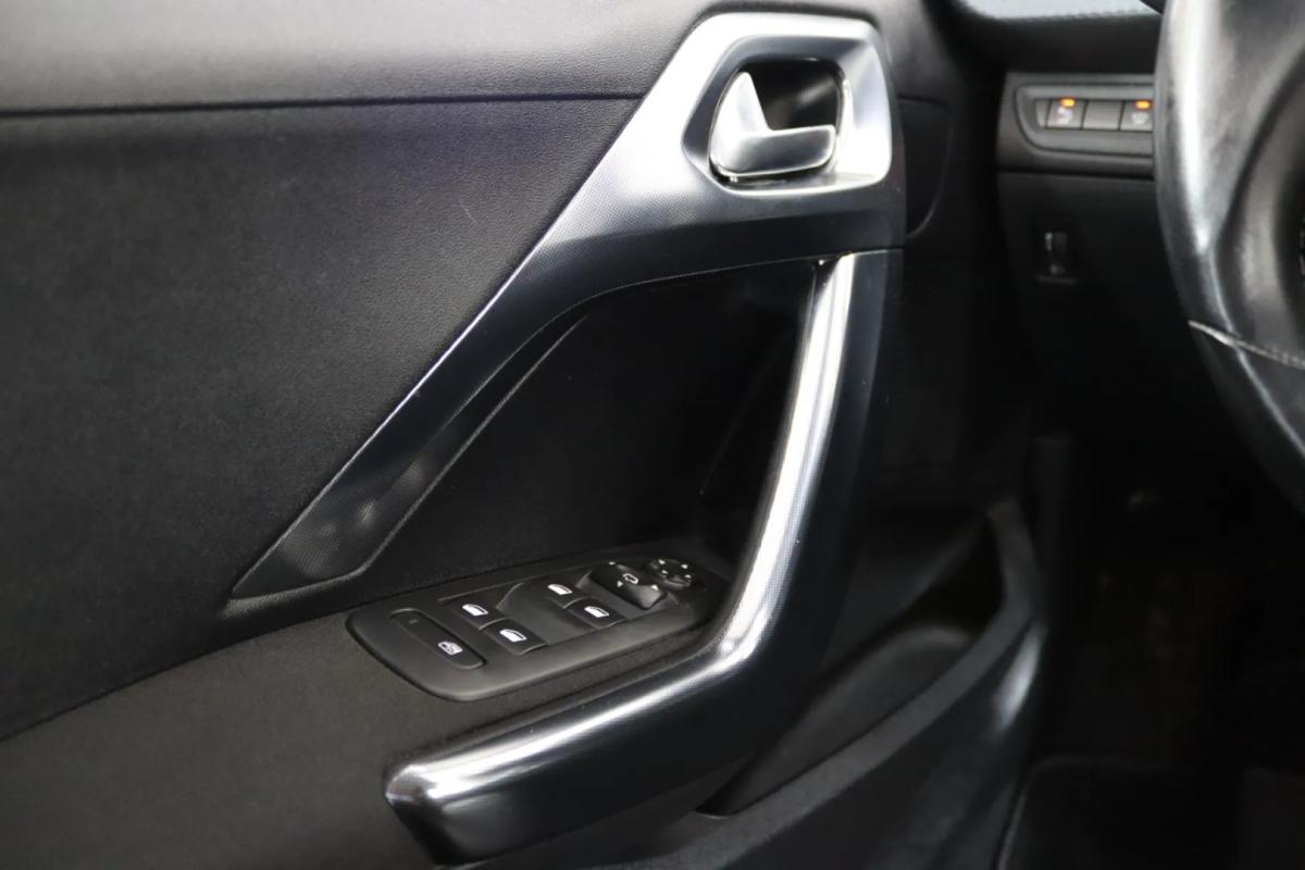 peugeot-2008-2017-gasolina-1199cc