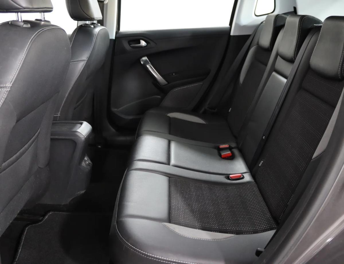 peugeot-2008-2018-gasolina-1199cc