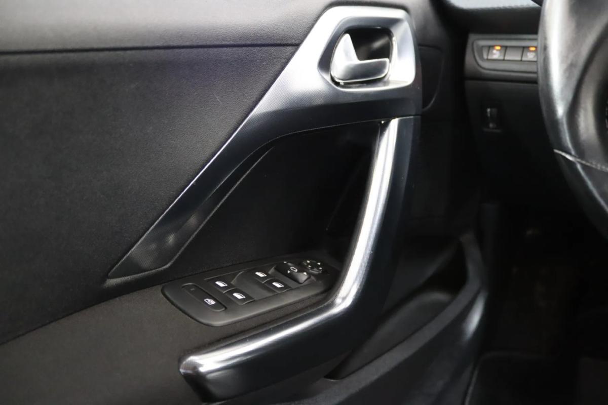 peugeot-2008-2017-gasolina-1199cc