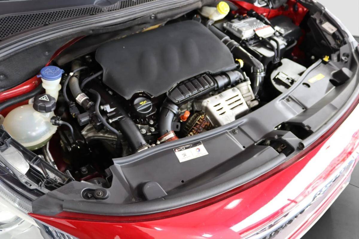 peugeot-2008-2017-gasolina-1199cc