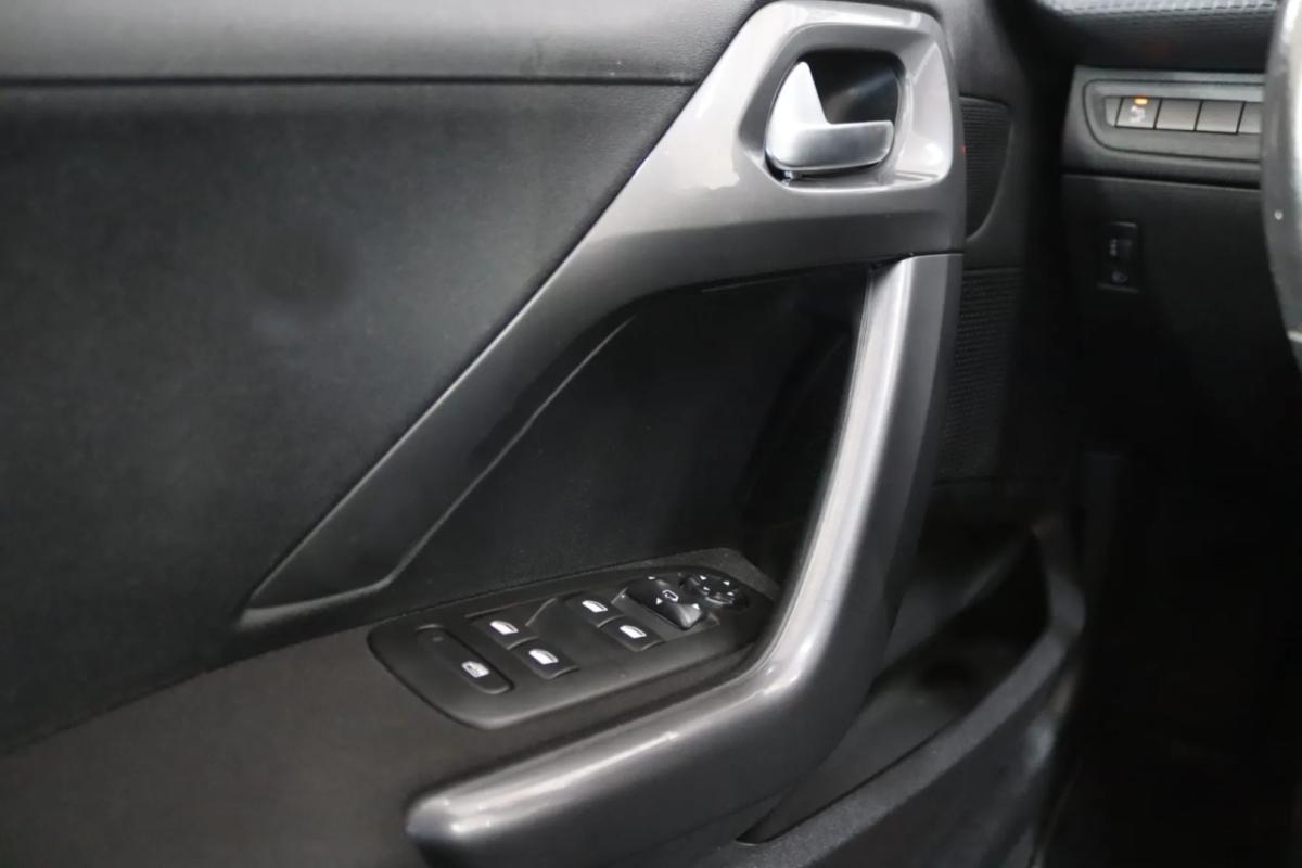 peugeot-2008-2017-gasolina-1199cc