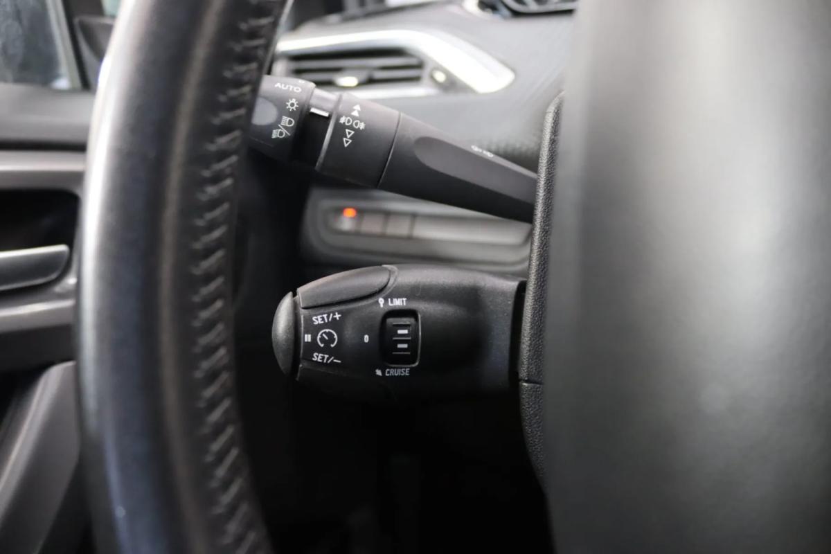 peugeot-2008-2017-gasolina-1199cc