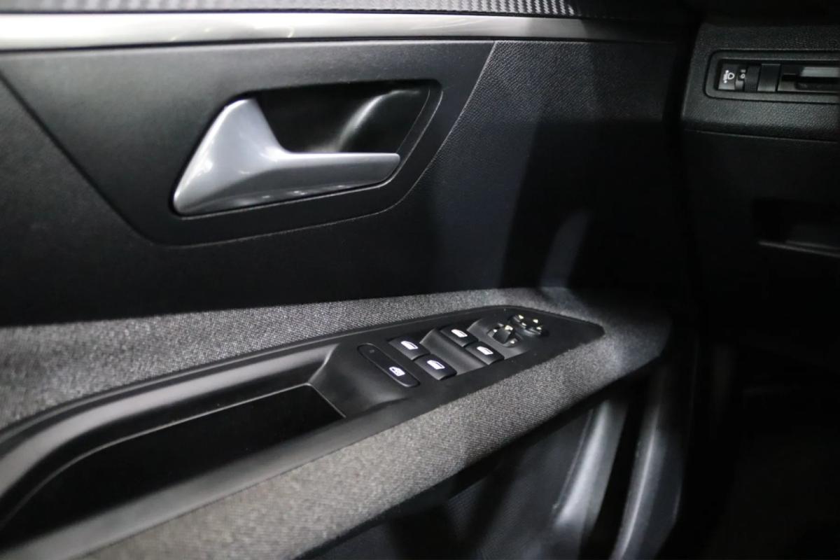 peugeot-5008-2021-gasolina-1199cc