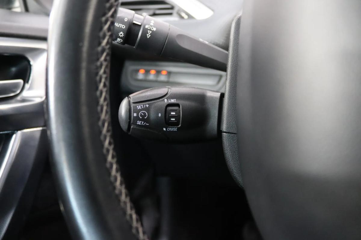 peugeot-2008-2018-gasolina-1199cc