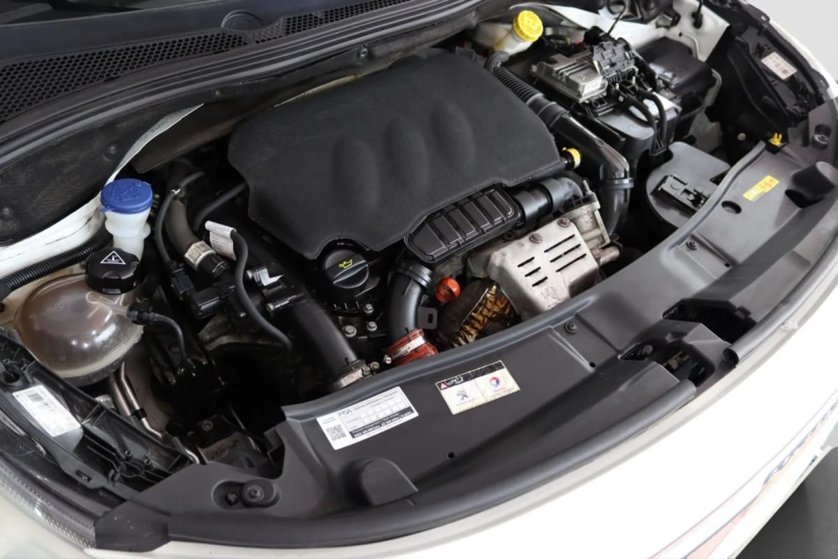 peugeot-2008-2018-gasolina-1199cc