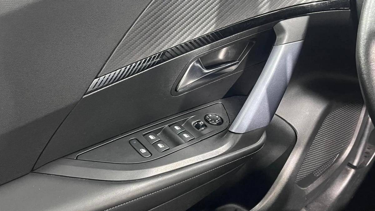 peugeot-2008-2021-gasolina-1199cc