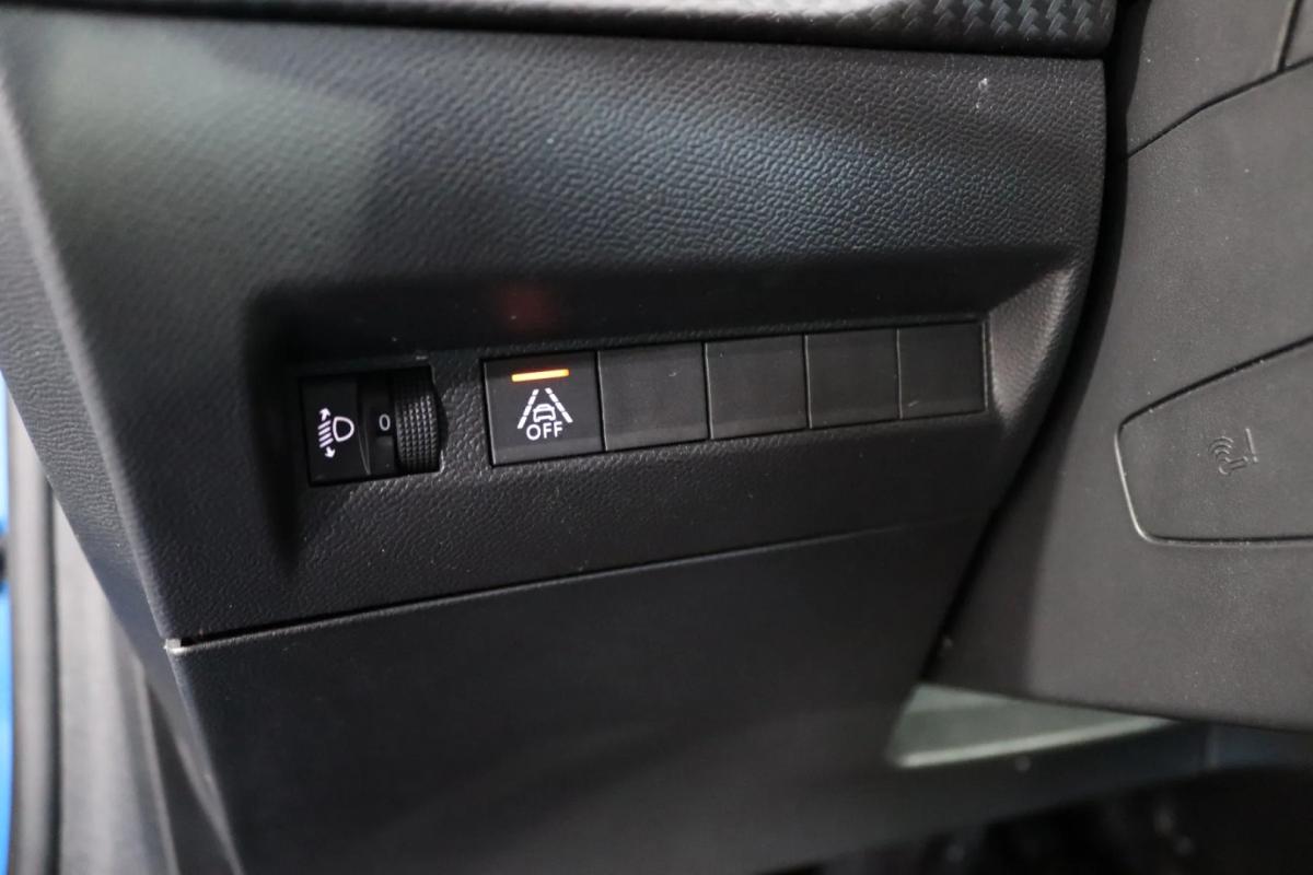 peugeot-208-2021-gasolina-1199cc
