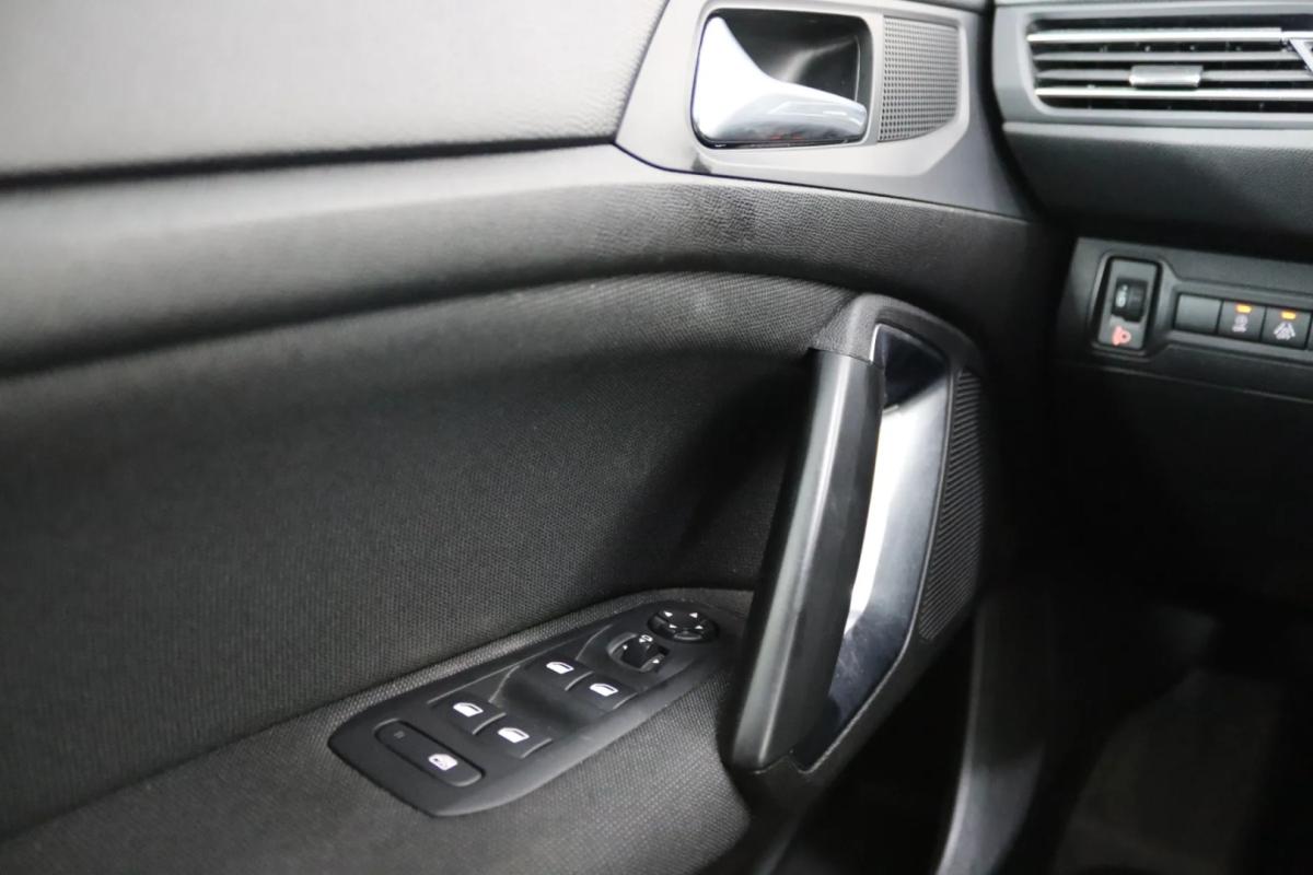 peugeot-308-sw-2018-gasolina-1199cc