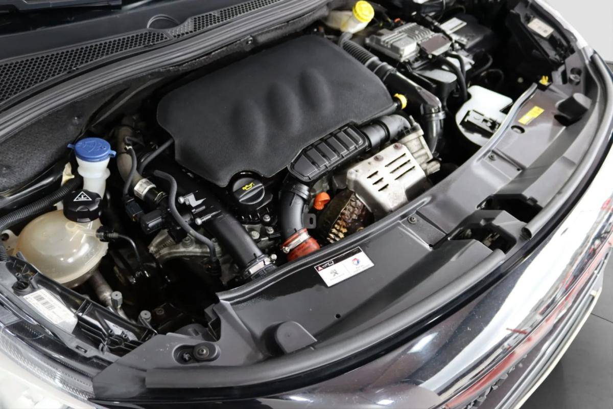 peugeot-2008-2017-gasolina-1199cc