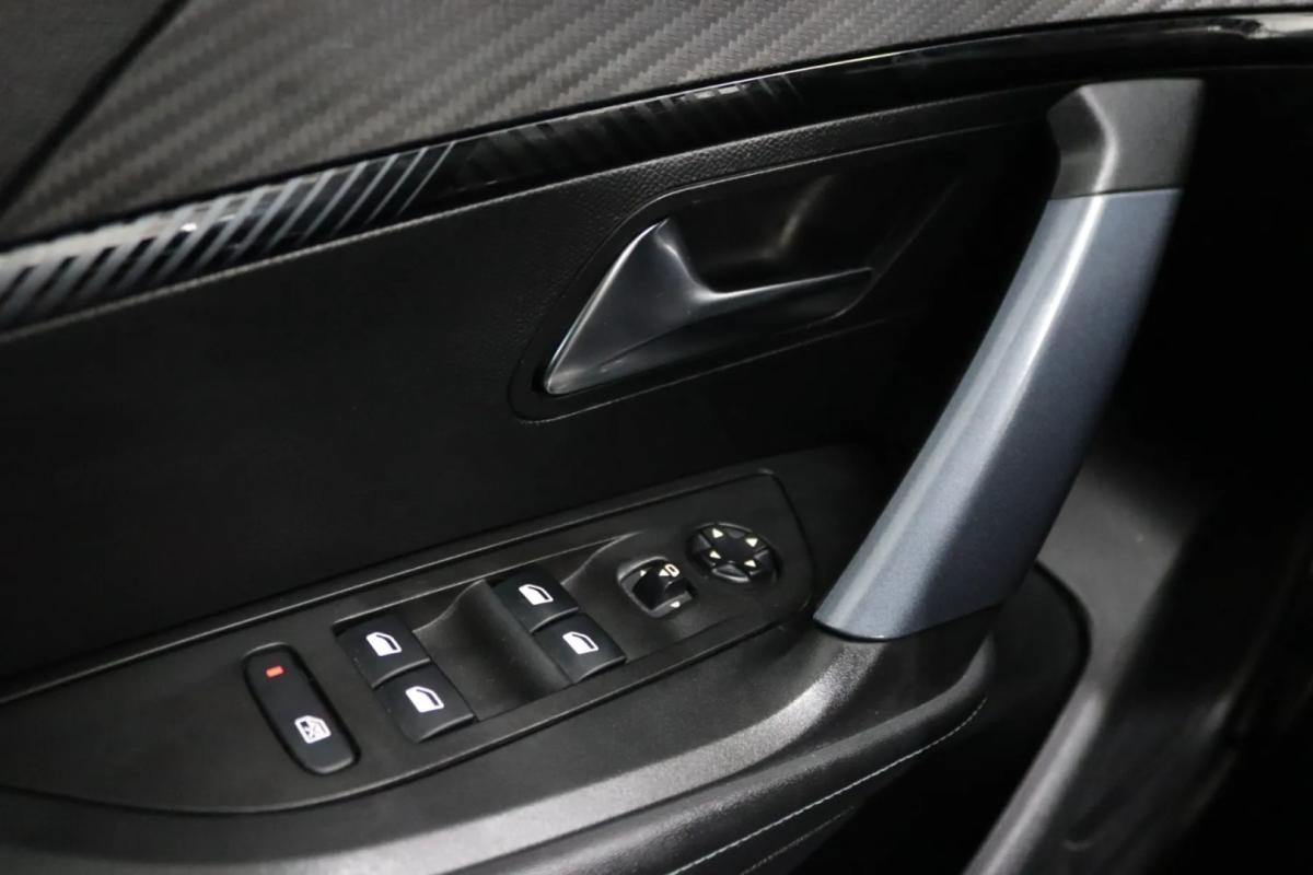 peugeot-2008-2021-gasolina-1199cc