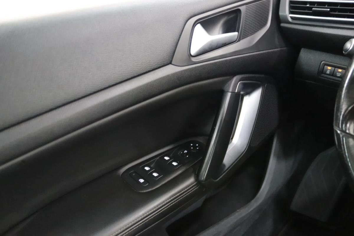 peugeot-308-sw-2016-gasolina-1199cc