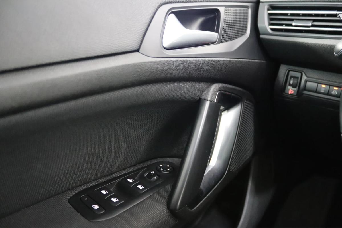 peugeot-308-2018-gasolina-1199cc