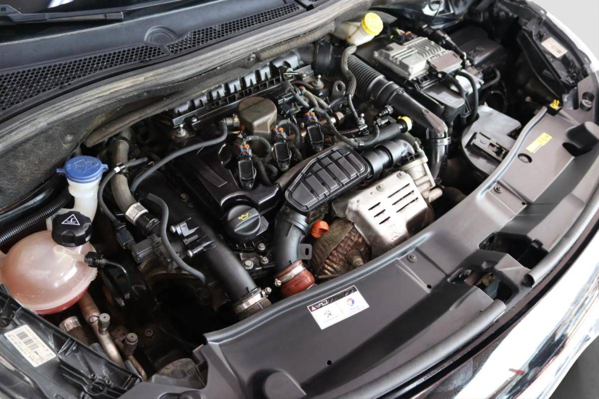 peugeot-2008-2017-gasolina-1199cc