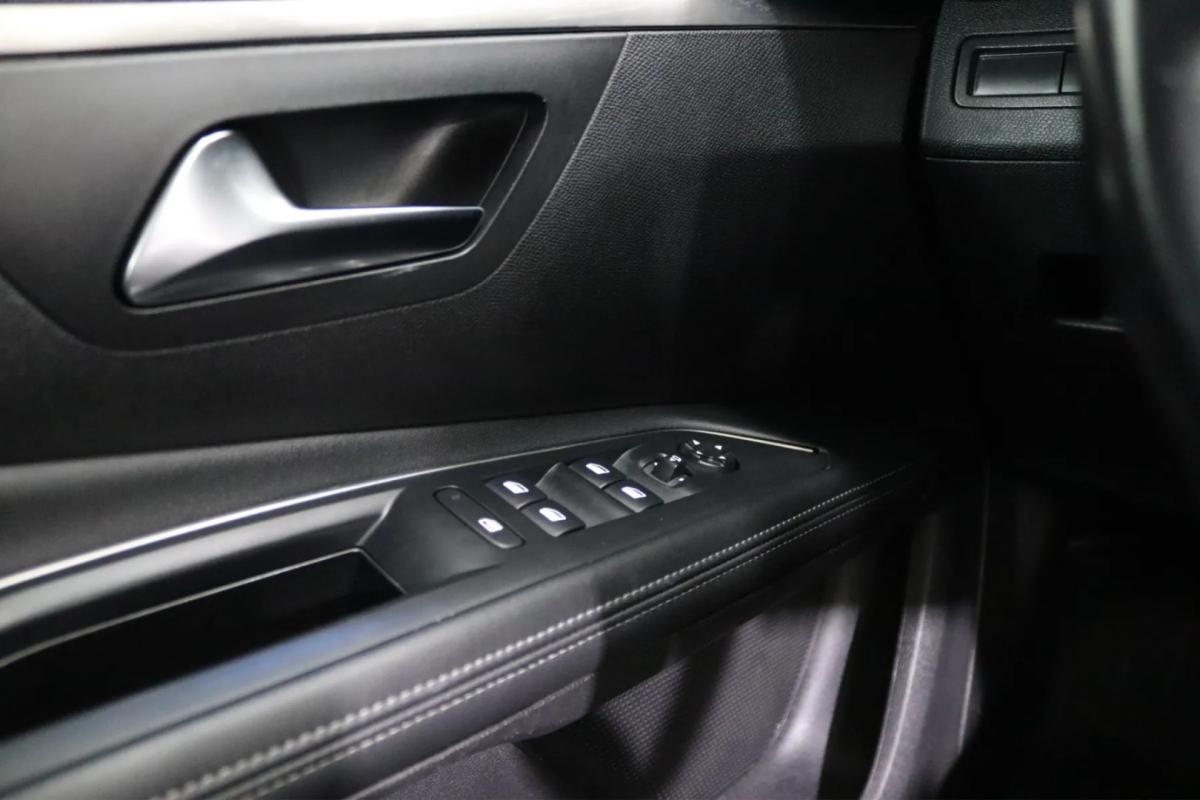 peugeot-5008-2019-gasolina-1199cc