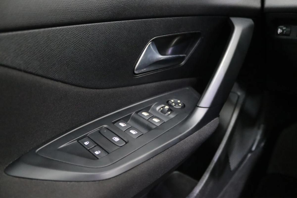 peugeot-308-sw-2024-gasolina-1199cc