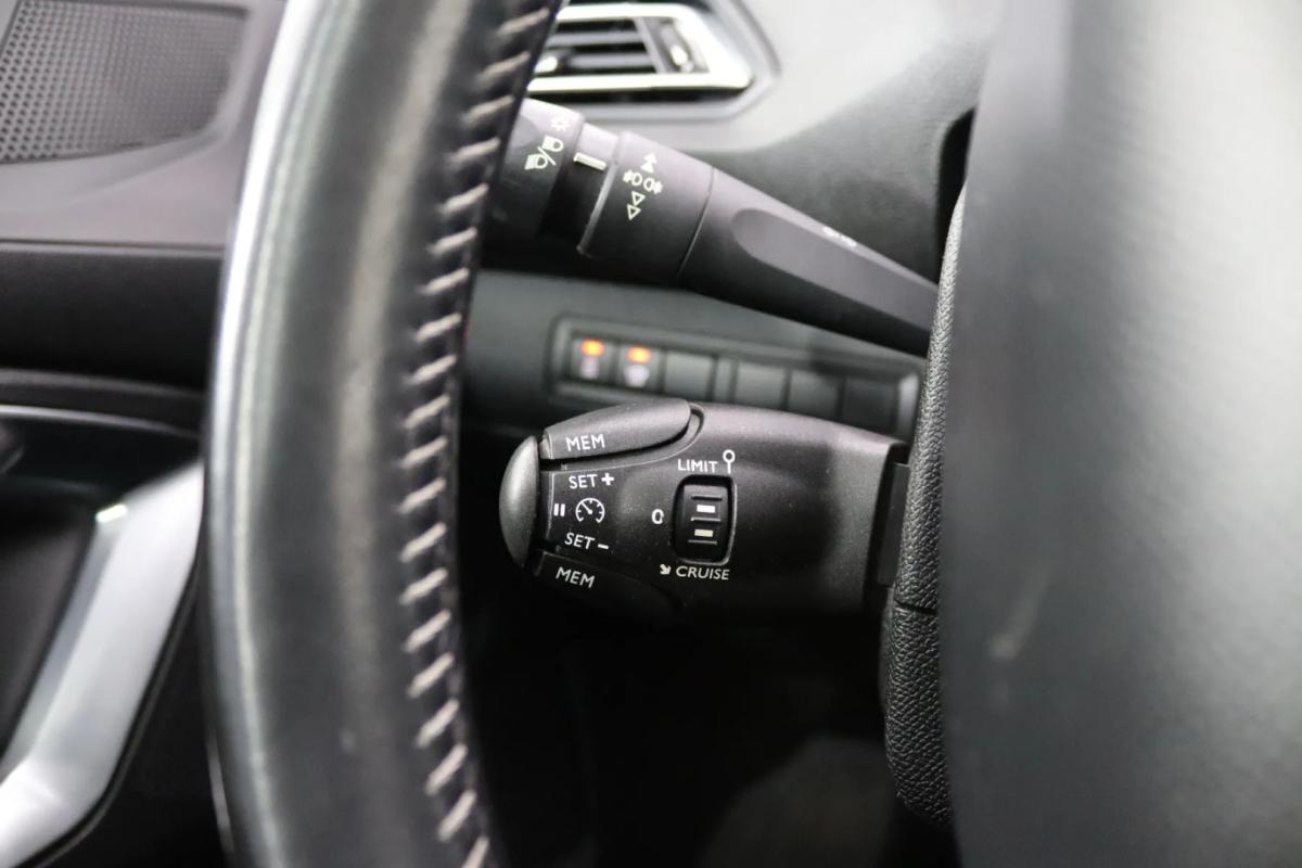 peugeot-308-2020-gasolina-1199cc