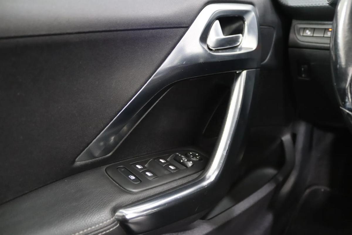 peugeot-2008-2018-gasolina-1199cc