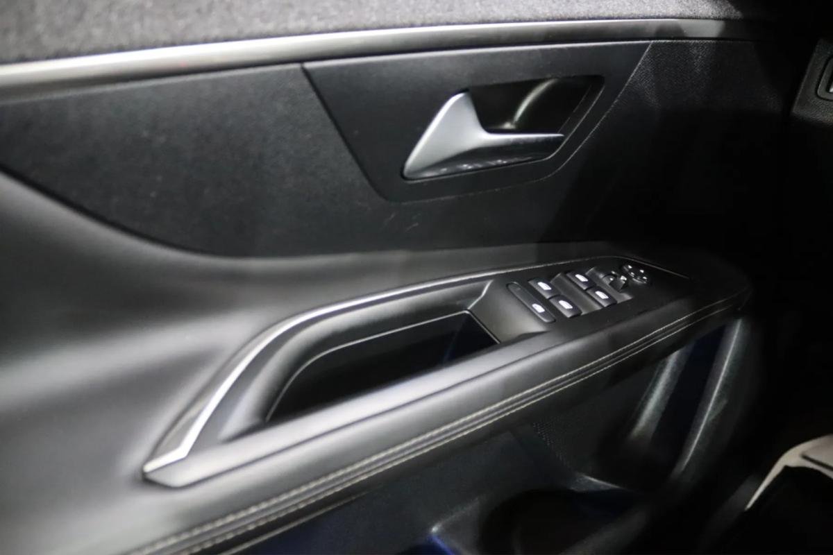 peugeot-3008-2017-gasolina-1199cc