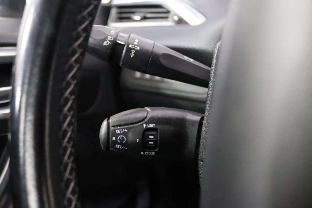 peugeot-2008-2018-gasolina-1199cc