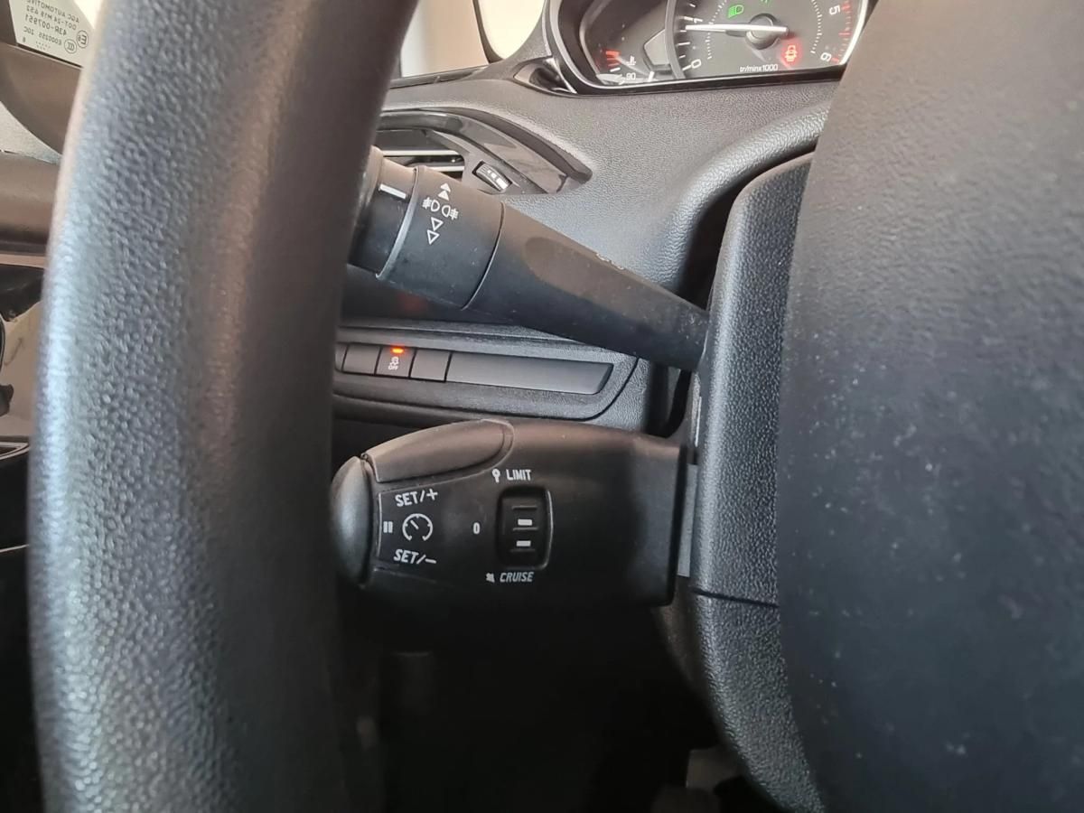 peugeot-208-2016-diesel-1560cc