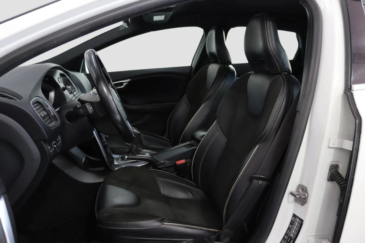 volvo-v40-2015-diesel-1560cc