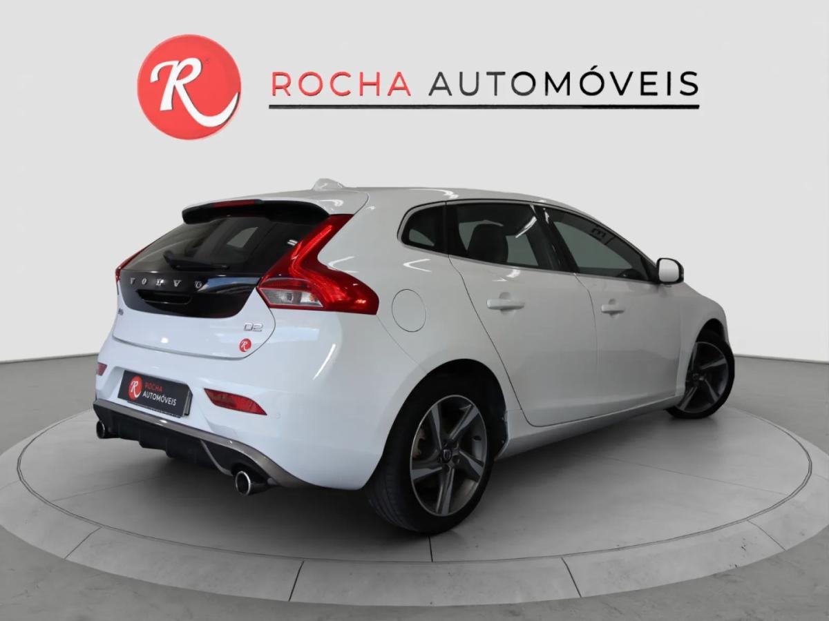 volvo-v40-2015-diesel-1560cc