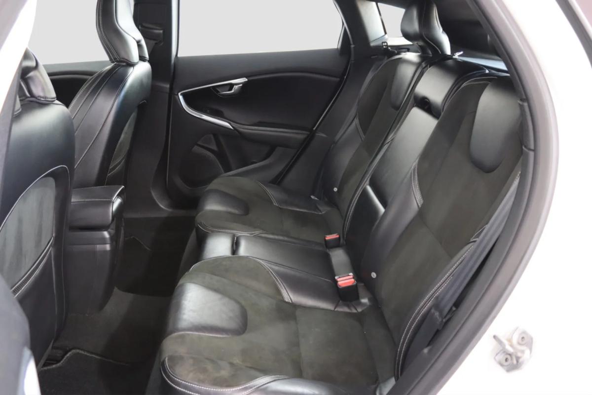 volvo-v40-2015-diesel-1560cc