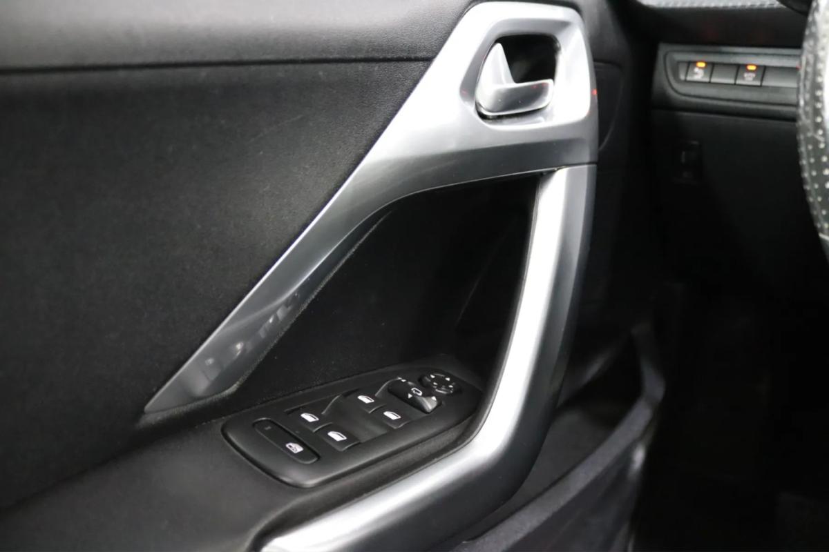 peugeot-2008-2018-gasolina-1199cc