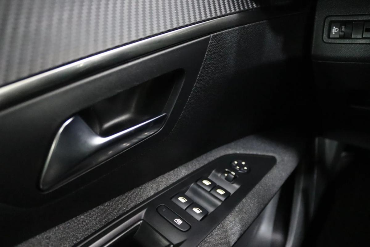 peugeot-5008-2019-gasolina-1199cc