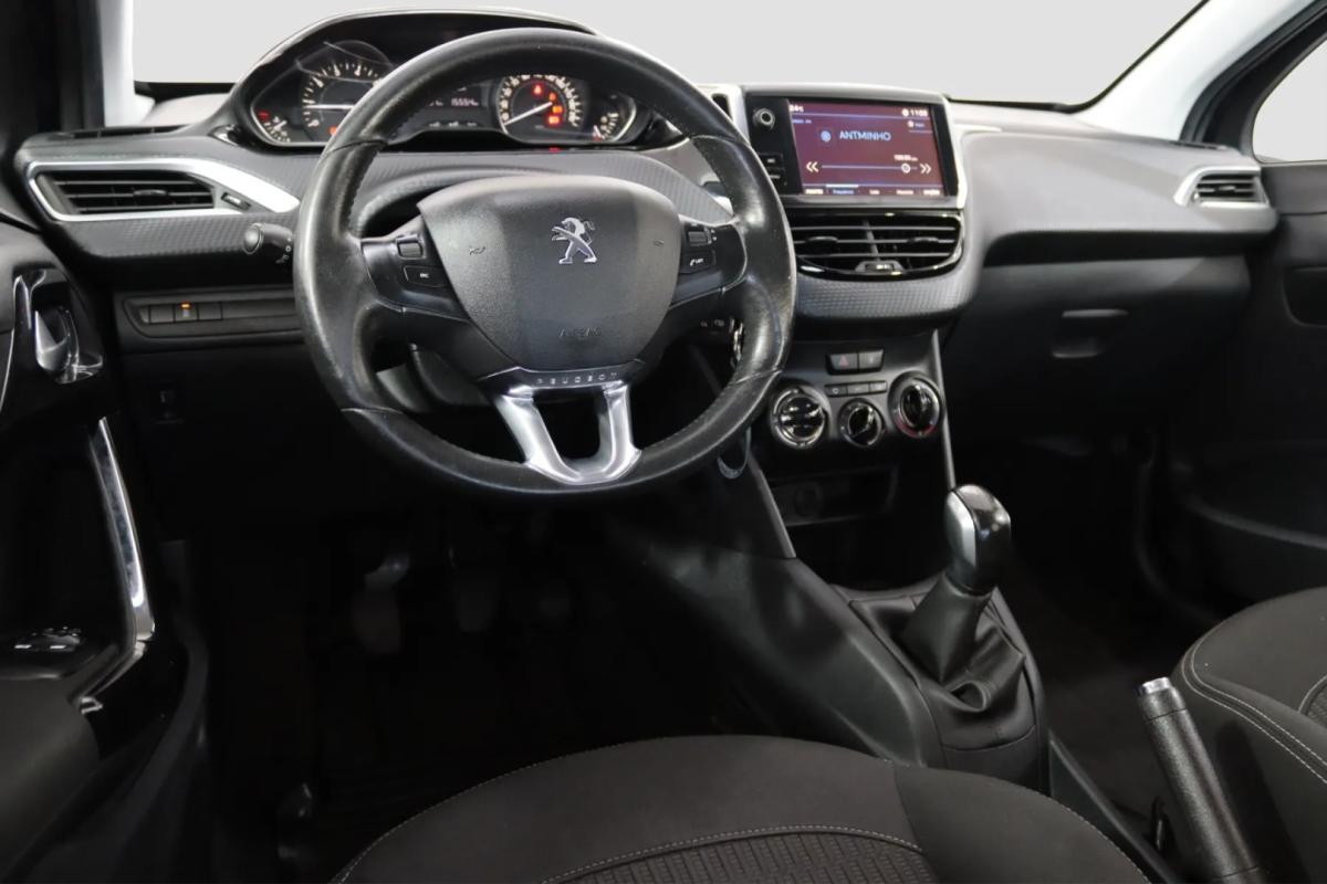 peugeot-208-2017-gasolina-1199cc