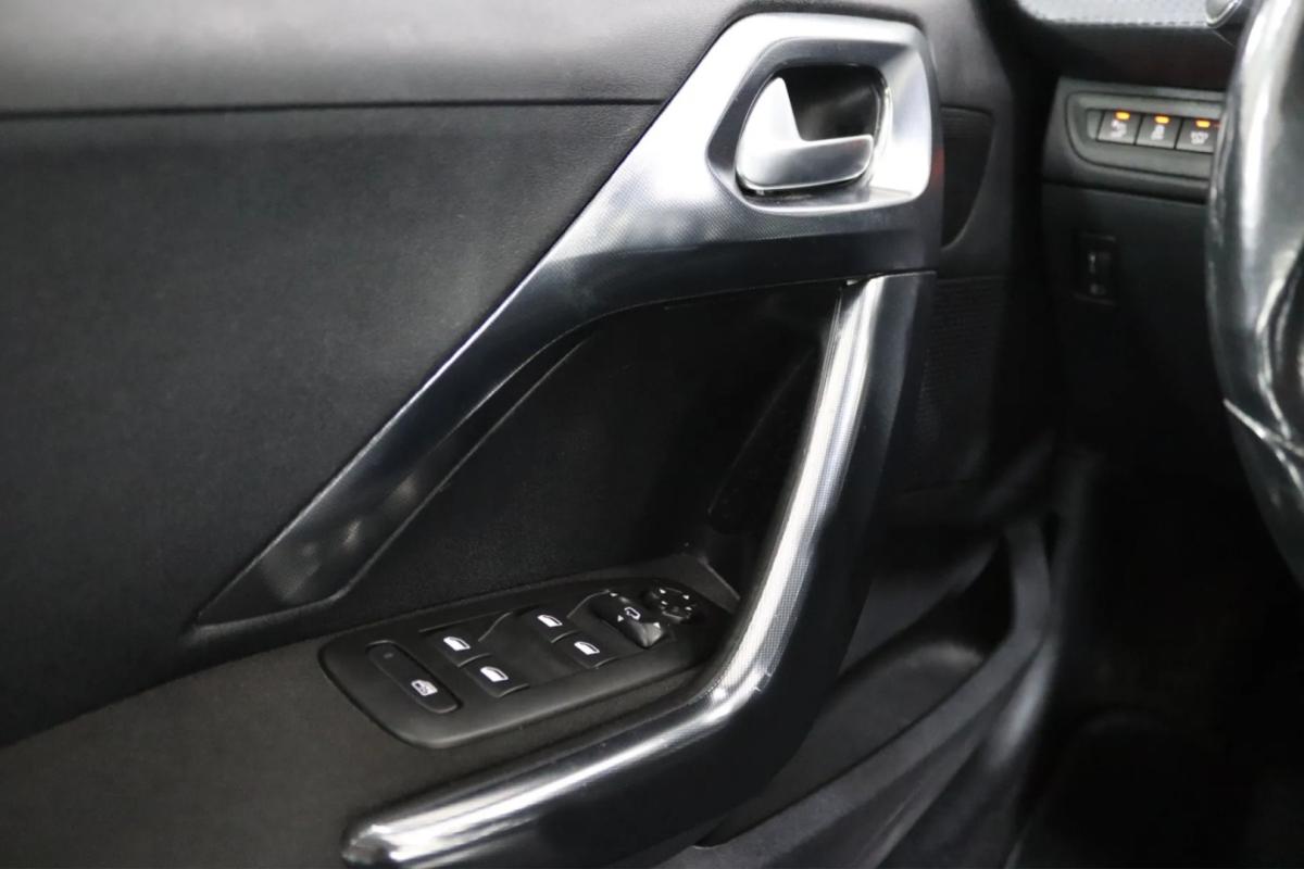 peugeot-2008-2017-gasolina-1199cc