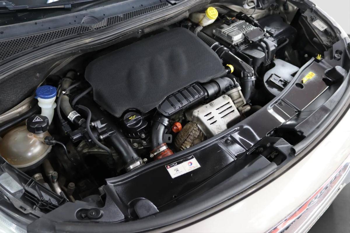 peugeot-2008-2017-gasolina-1199cc