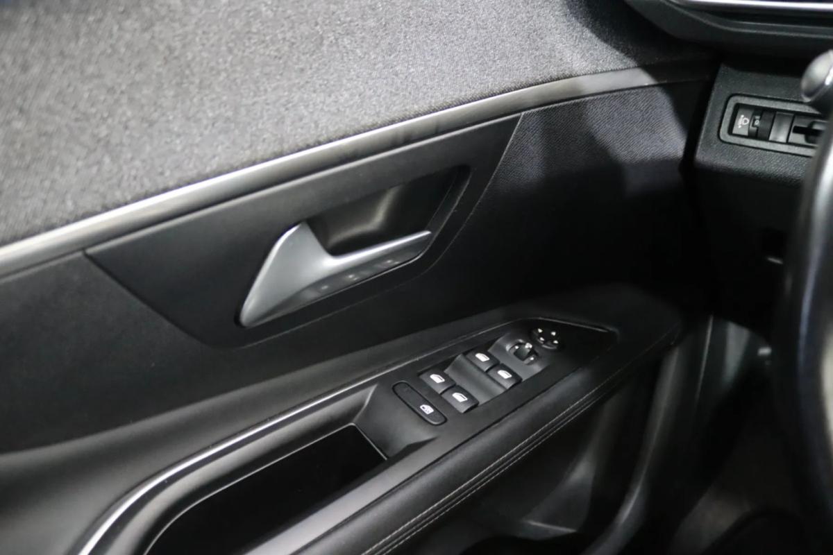 peugeot-3008-2019-gasolina-1199cc