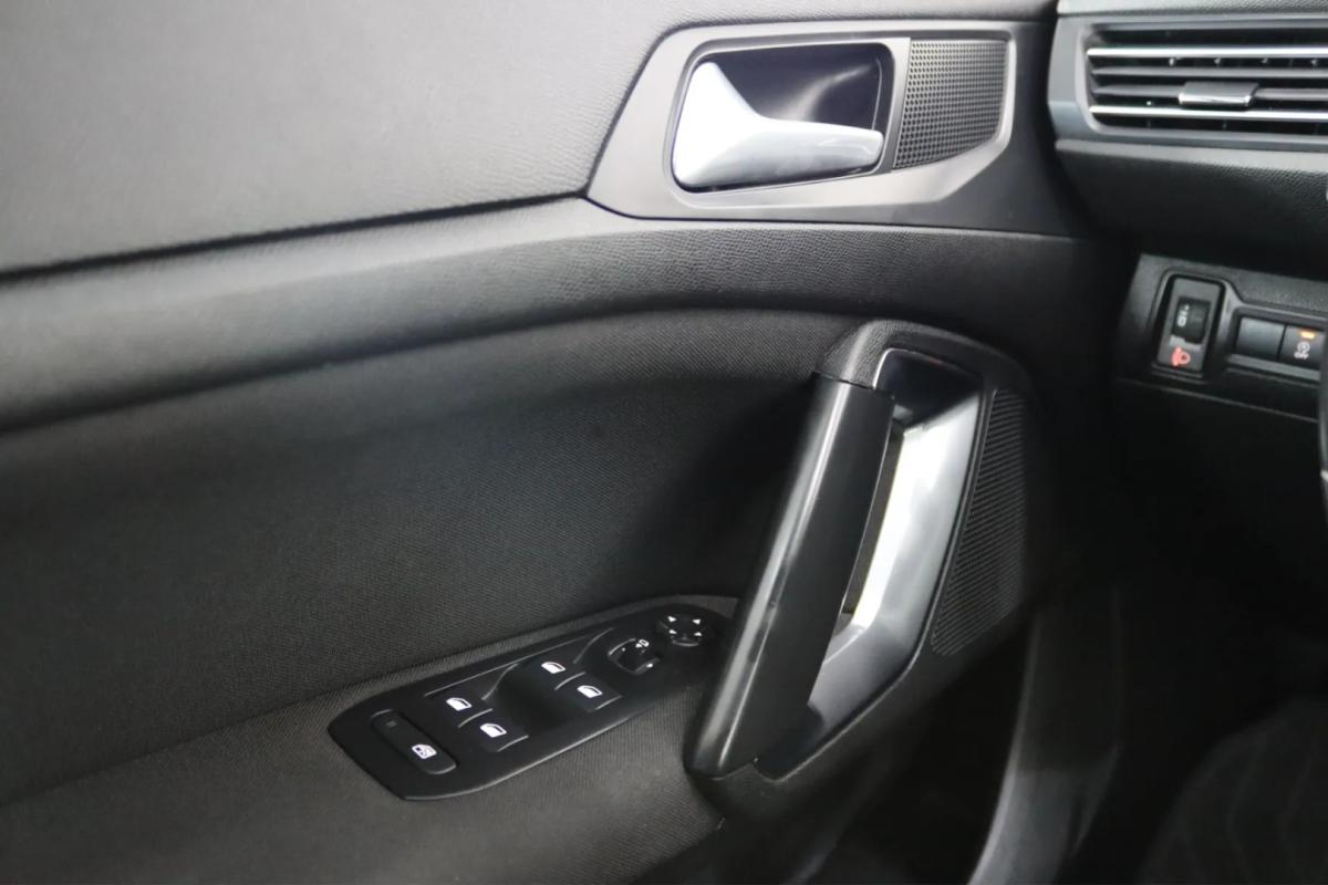 peugeot-308-2019-gasolina-1199cc