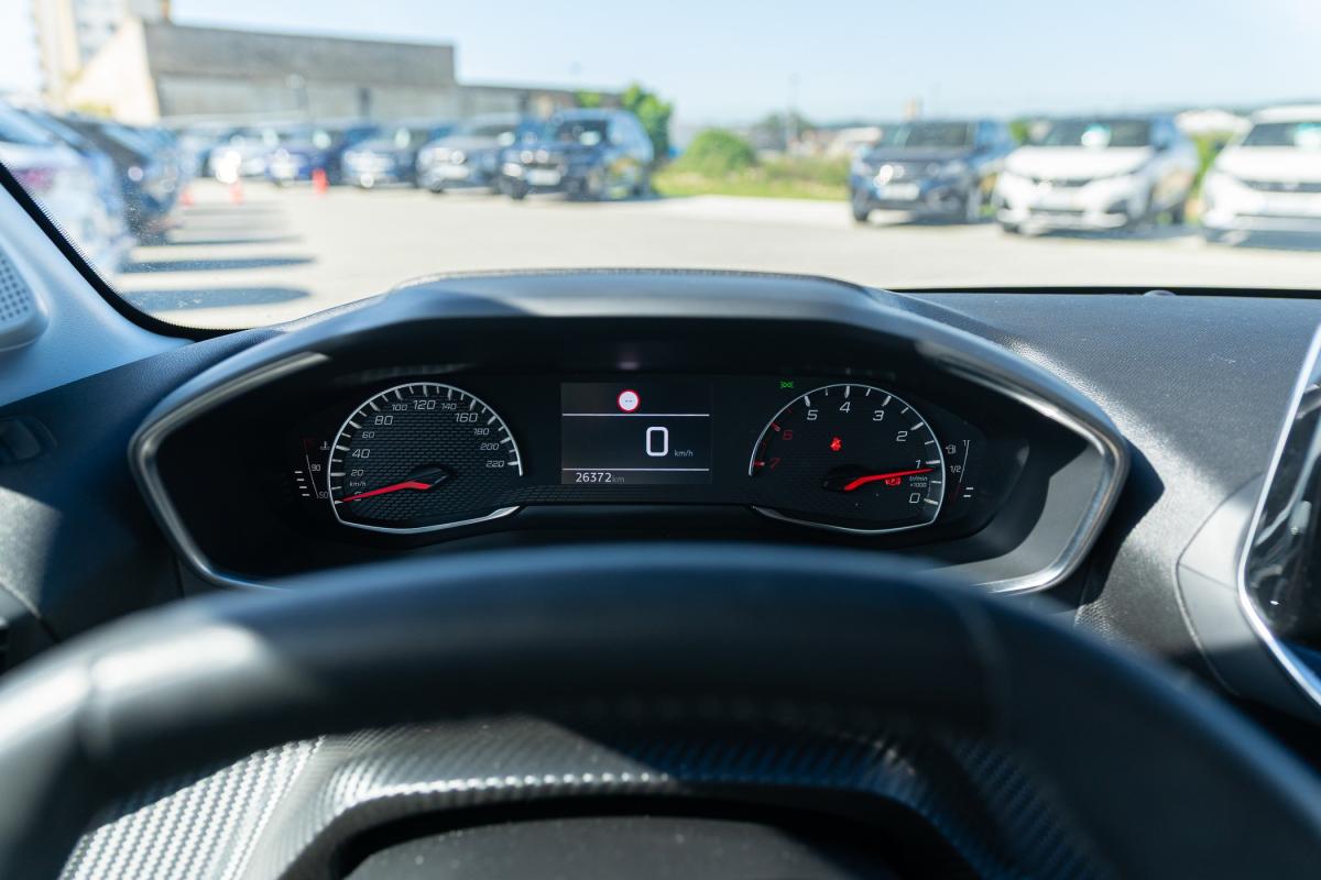 peugeot-208-2022-gasolina-1199cc