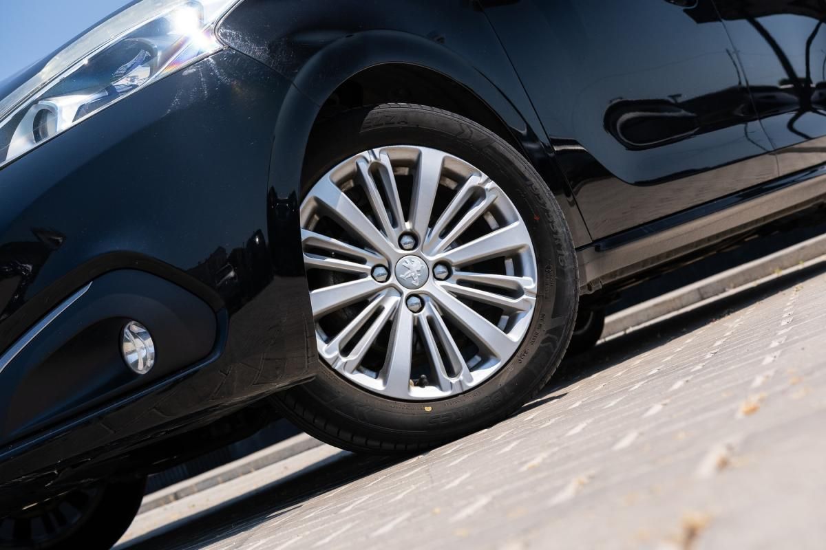 peugeot-208-2016-gasolina-1199cc