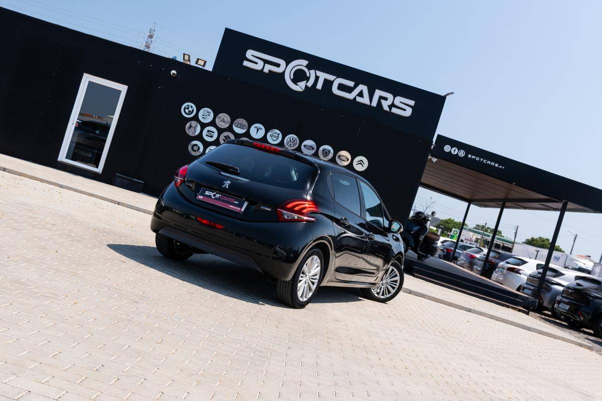 peugeot-208-2016-gasolina-1199cc