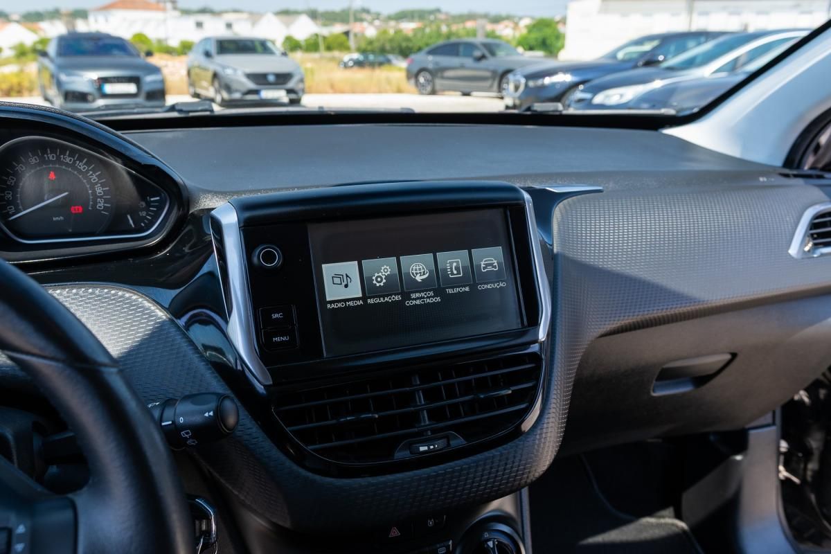 peugeot-208-2016-gasolina-1199cc