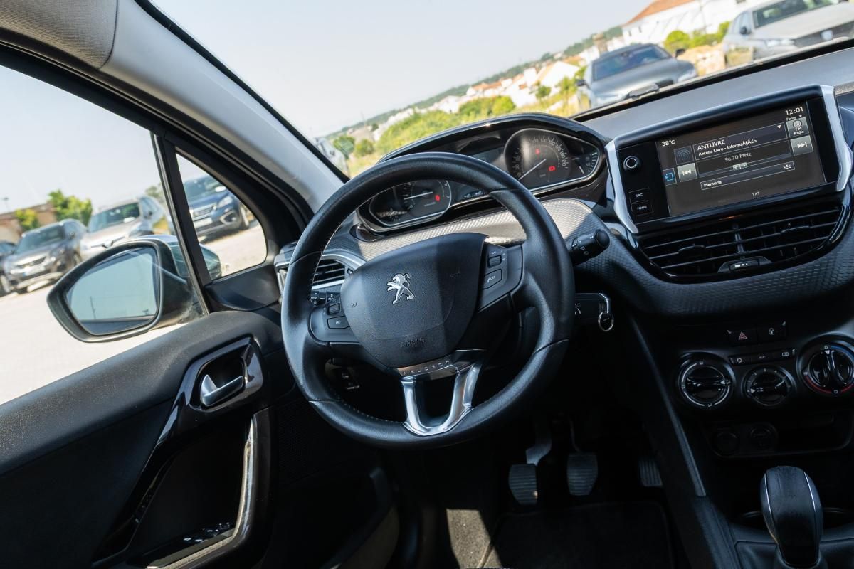 peugeot-208-2016-gasolina-1199cc