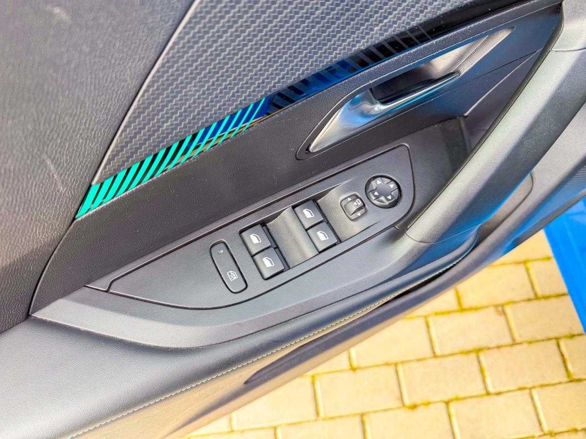 peugeot-2008-2023-gasolina-1199cc