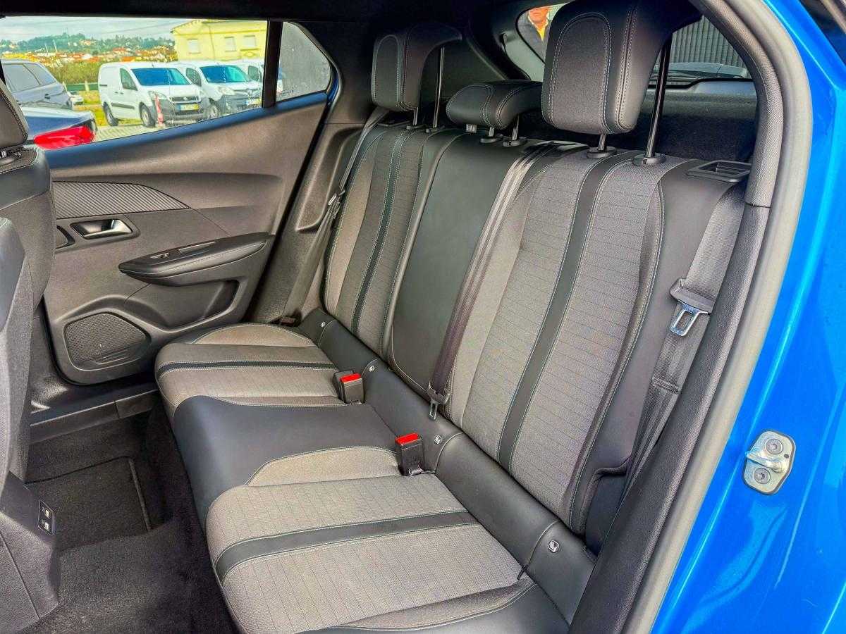 peugeot-2008-2023-gasolina-1199cc