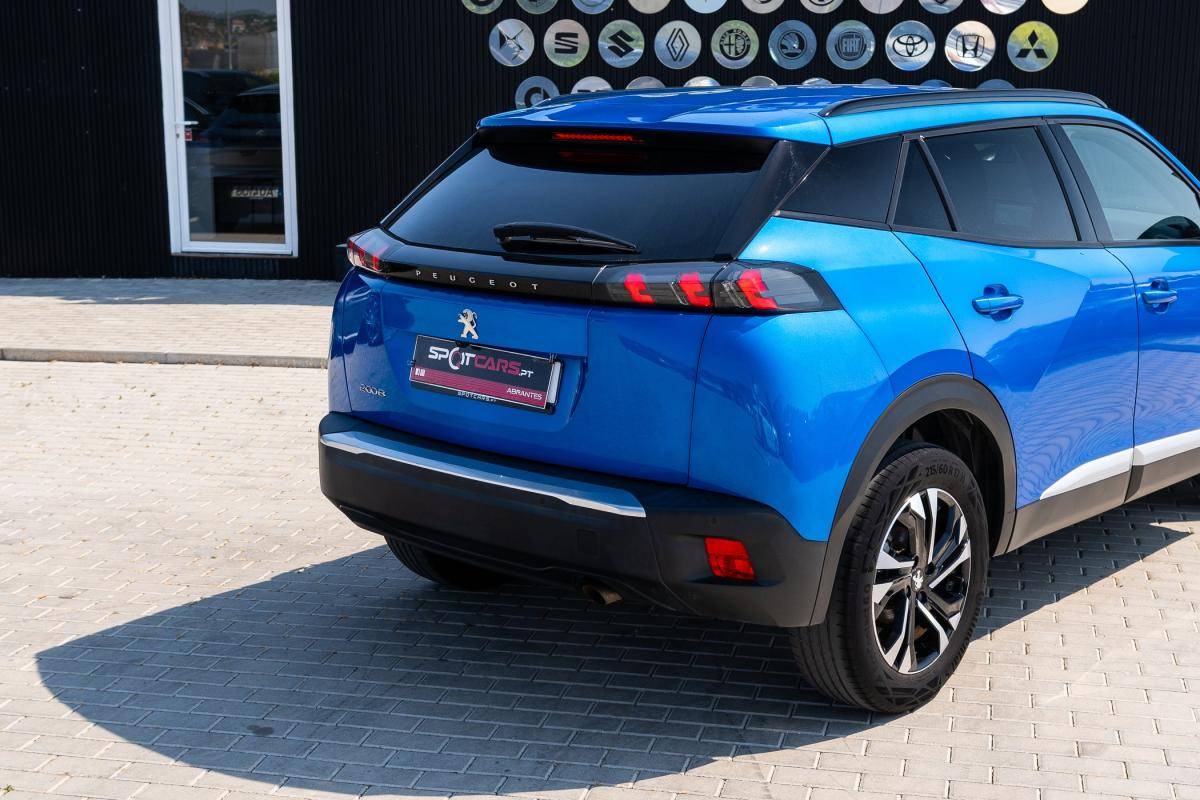 peugeot-2008-2023-gasolina-1199cc