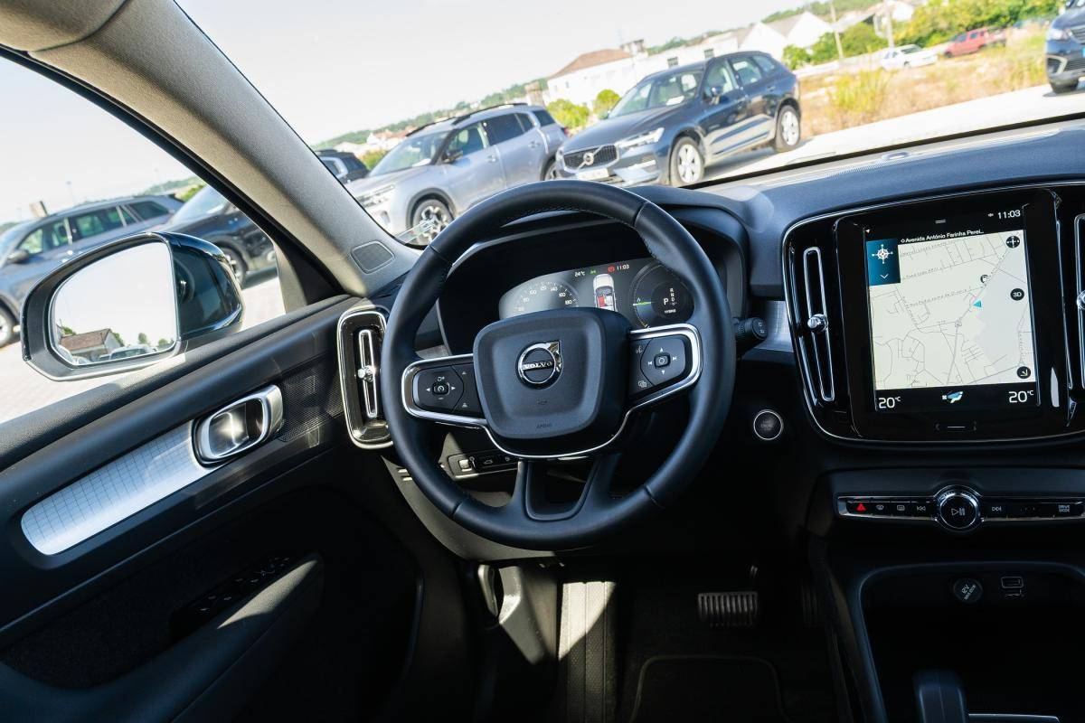 volvo-xc40-2022-hibrido-a-gasolina-1477cc