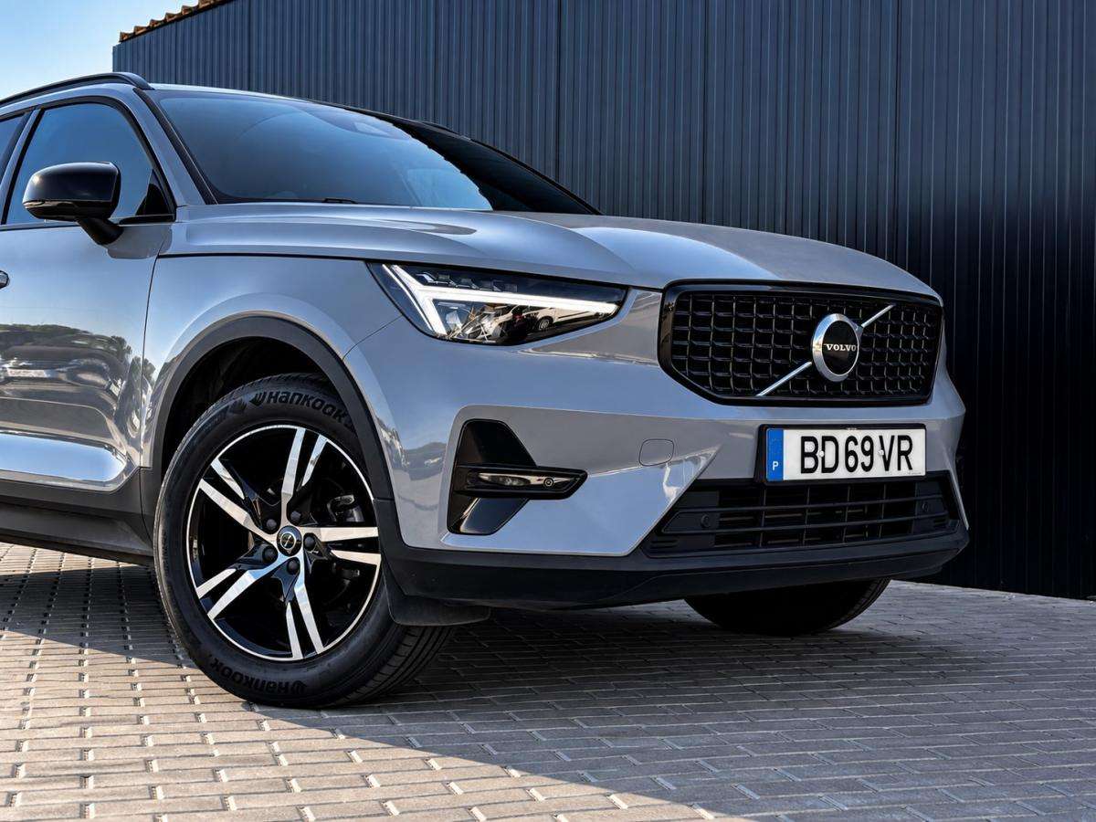 volvo-xc40-2023-gasolina-1477cc