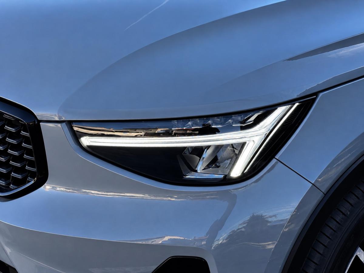 volvo-xc40-2023-gasolina-1477cc