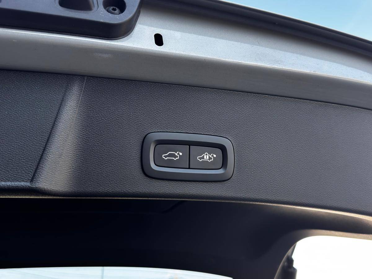 volvo-xc40-2023-gasolina-1477cc