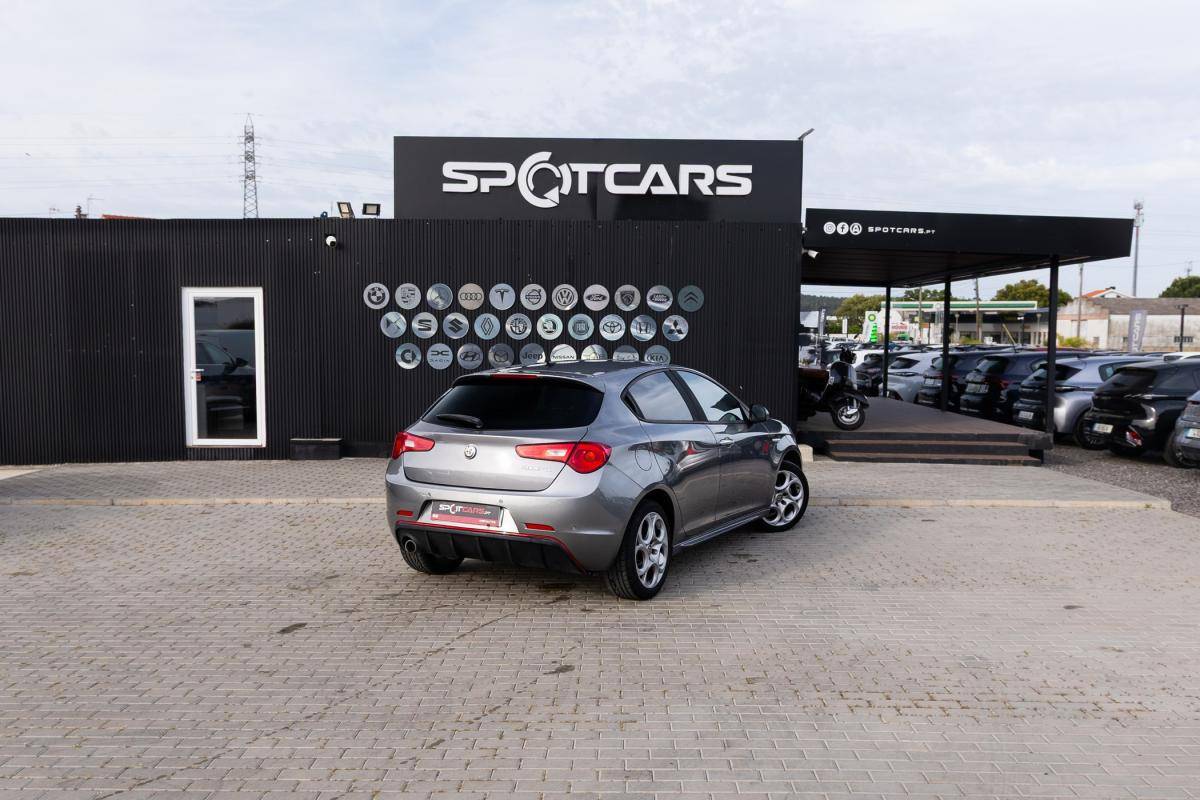 alfa-romeo-giulietta-2019-diesel-1598cc