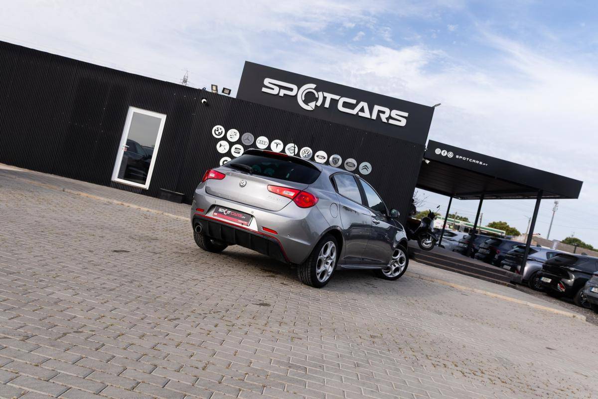 alfa-romeo-giulietta-2019-diesel-1598cc
