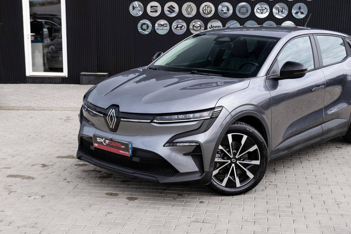 renault-megane-e-tech-2022-eletrico-0cc